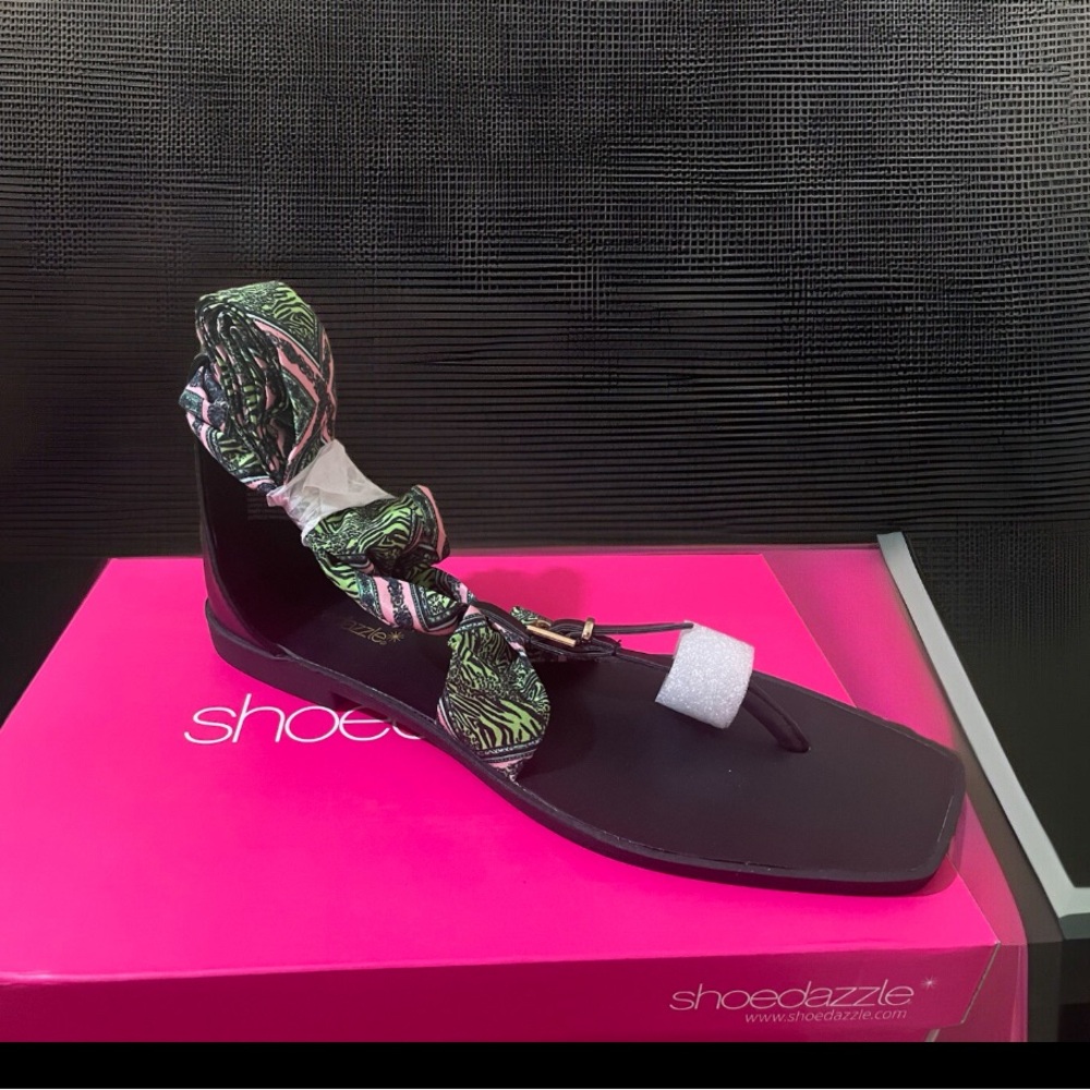 Show Dazzle Fifer Green Print Ankle Tie Flat Sandals Size 9 1/2 NEW